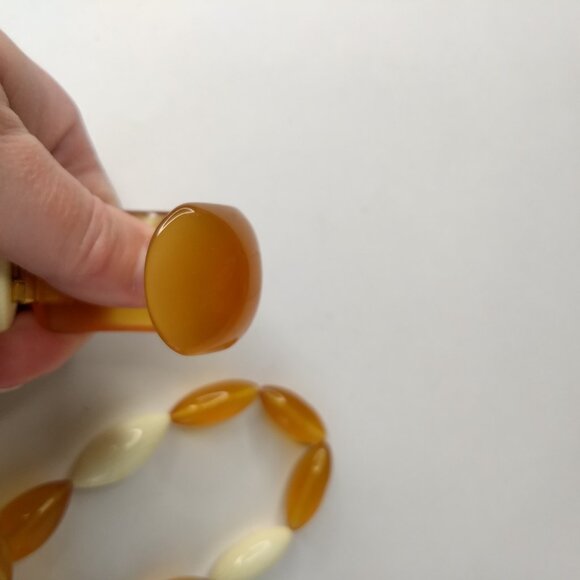 Plastic Necklace Hinge Bracelet Set Orange Beige Vintage Retro Mod Barrel Clasp - Picture 16 of 16